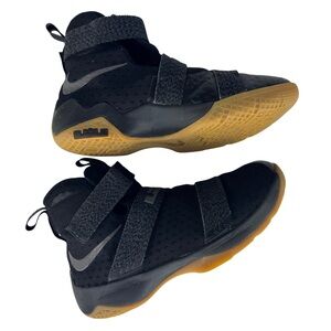 Nike LeBron Soldier 10 SFG 'Black Gum' Size 7 Youth